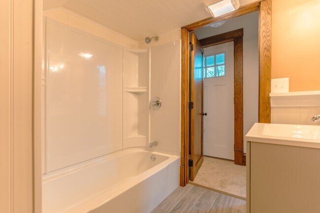 Building Photo - Stunning 2 bed, 1 bath, first floor apartment with views of Mill Run