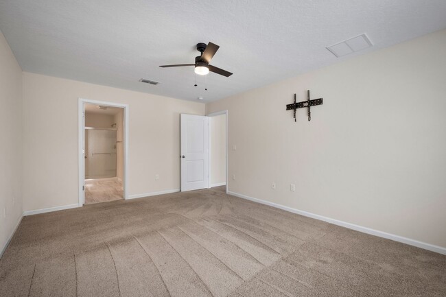 Building Photo - ***AVAILABLE SOON*** 4/3 with Bonus Room i...