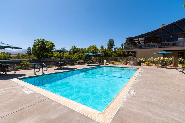 Building Photo - Scenic Long-term Rentals!