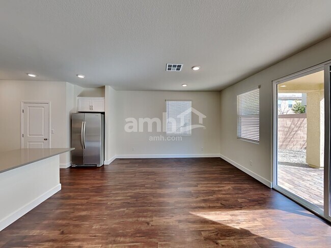 Building Photo - 567 Lotus Land Avenue