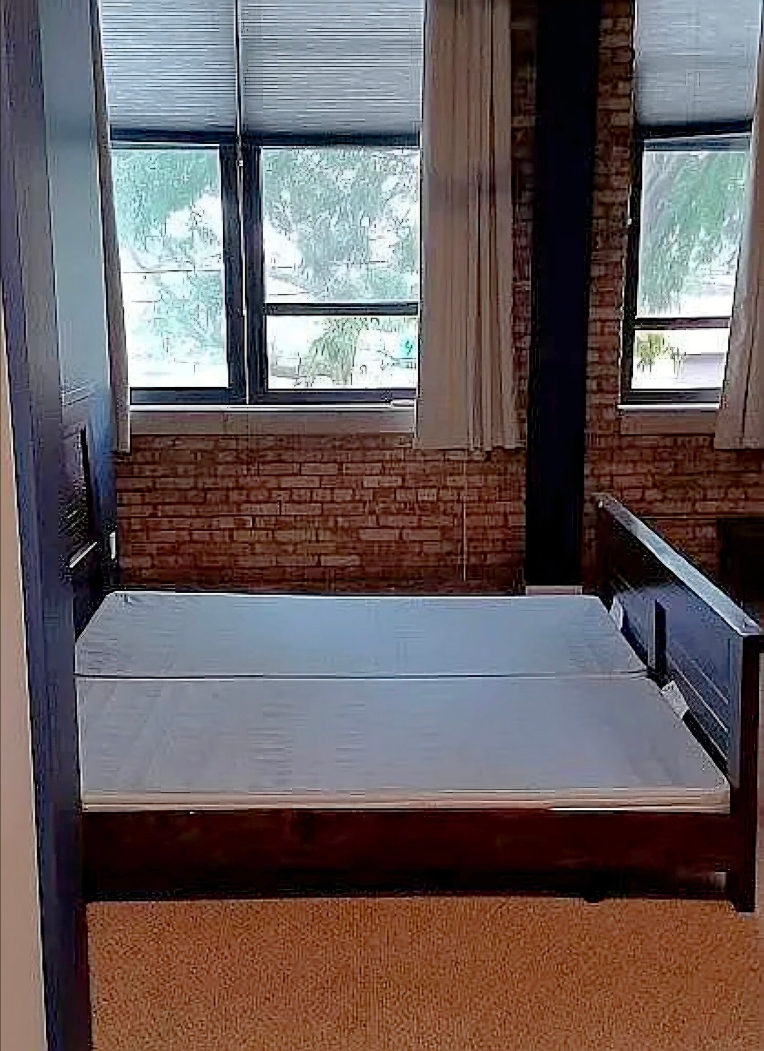 Master bedroom - 1924 N Hubbard St