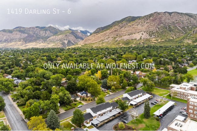 Building Photo - Stunning 3 Bed Ogden Townhome! No Deposit ...