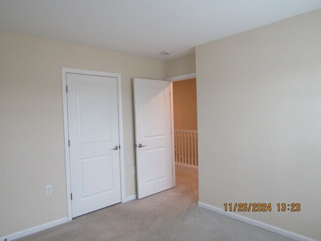 Building Photo - Hickory Manor
