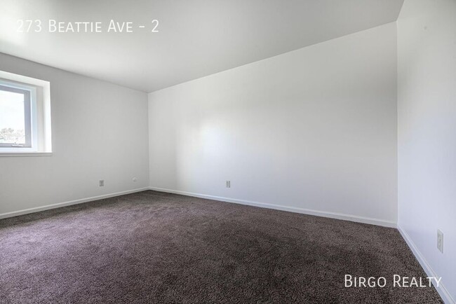 Building Photo - Move in Ready! Large and lovely 2-bedroom ...