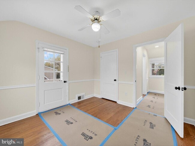 Building Photo - 10506 Lorain Ave