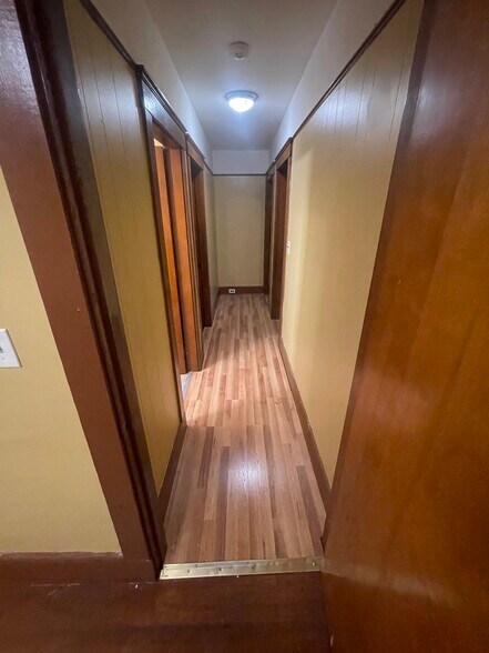 Building Photo - 87 Ferry St