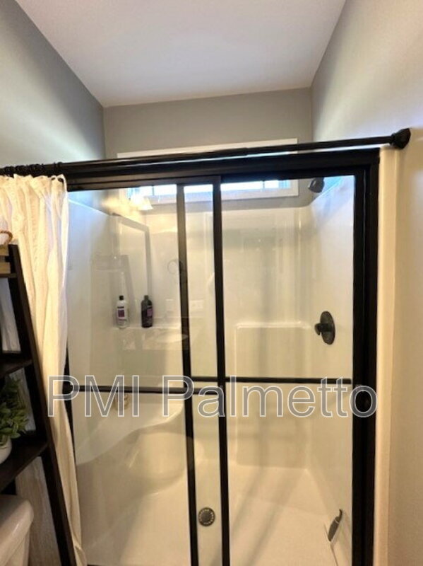 Building Photo - 226 Woolbright Ln