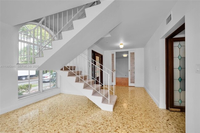 Building Photo - 1240 Ortega Ave