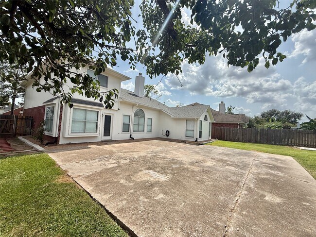 Building Photo - 14802 Bellflora Ct