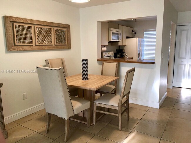 Building Photo - 6660 SW 130th Ave