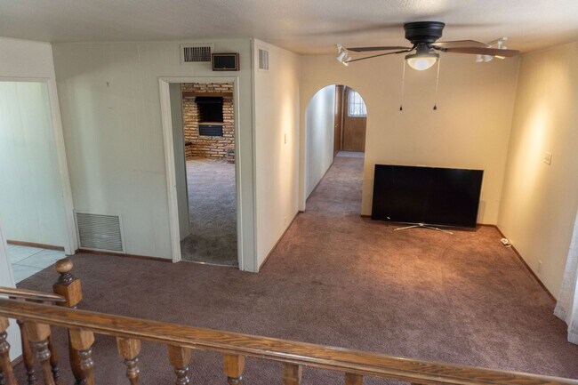 Building Photo - Spacious 3-Bedroom, 4-Bath Vintage Home wi...