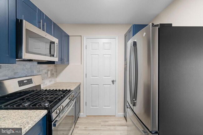 Building Photo - 408 Stockton Ct