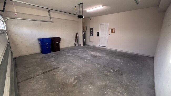 Building Photo - 2414 Fassona Dr