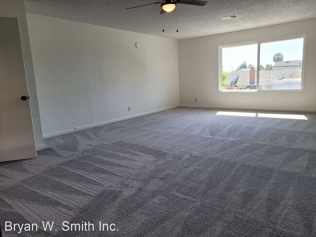 Building Photo - 3 br, 2 bath House - 3026 Pear Street