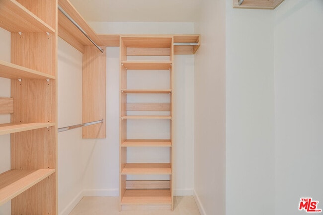 Building Photo - 1414 S Beverly Dr