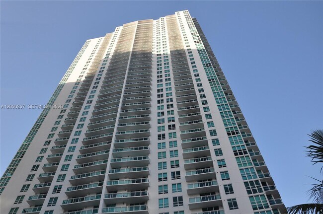 Building Photo - 951 Brickell Ave