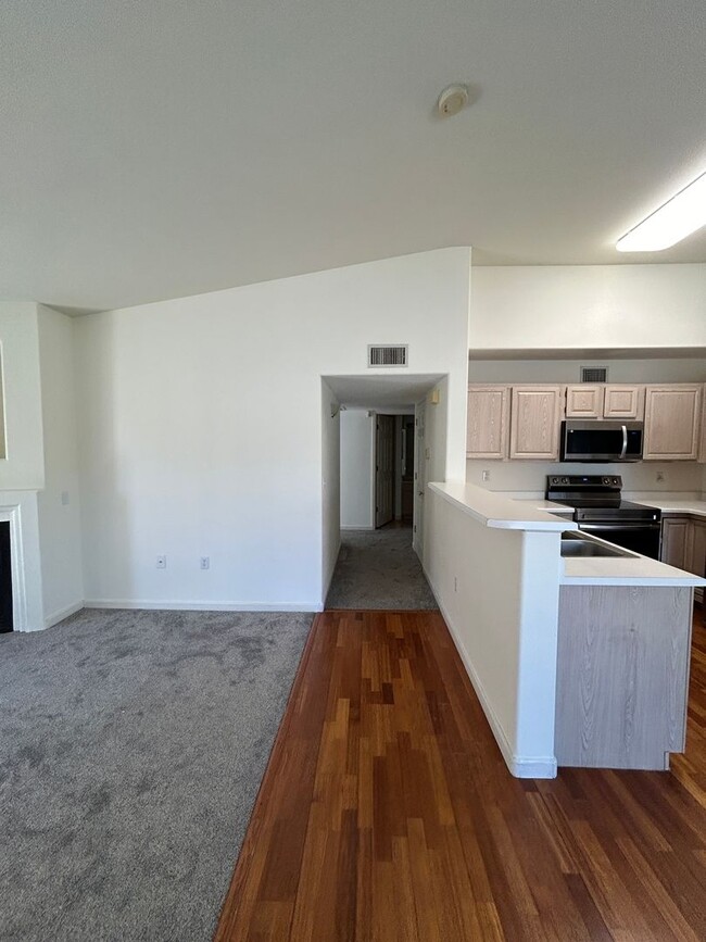 Building Photo - 2-bedroom Condo in Peaceful Broomfield Com...