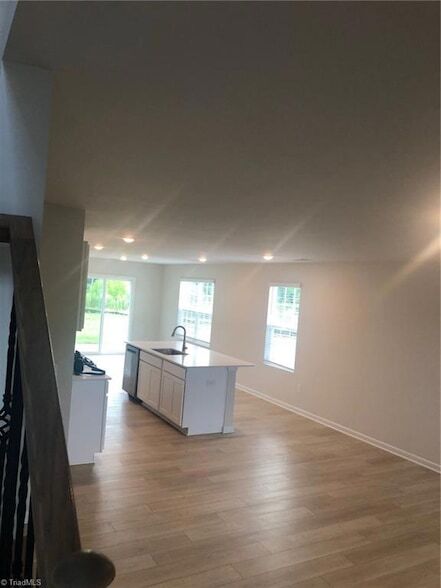 Building Photo - 1747 Mallard Dr