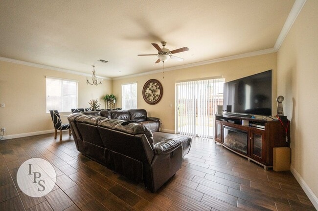 Building Photo - Sanger Home, 4BR/3BA, Near HighSchool + Parks -  Large Side Lot Included