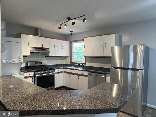 Building Photo - 5808 Meridale Rd