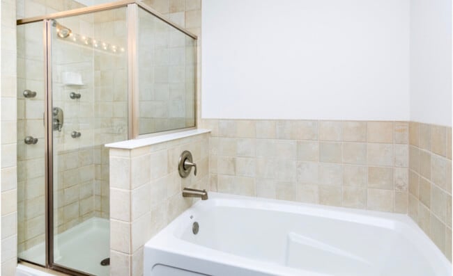 Building Photo - 10S449 Carrington Cir