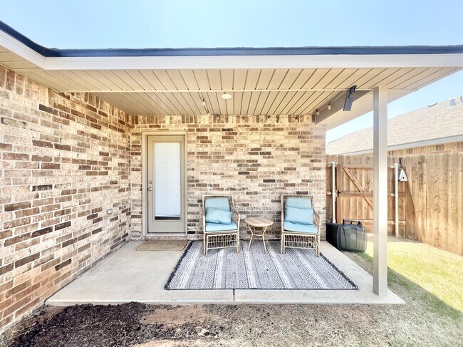 Building Photo - 7504 100th St