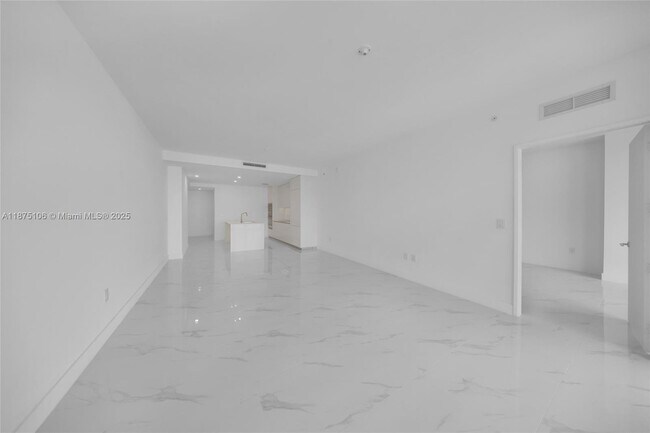 Building Photo - 700 NE 24th St