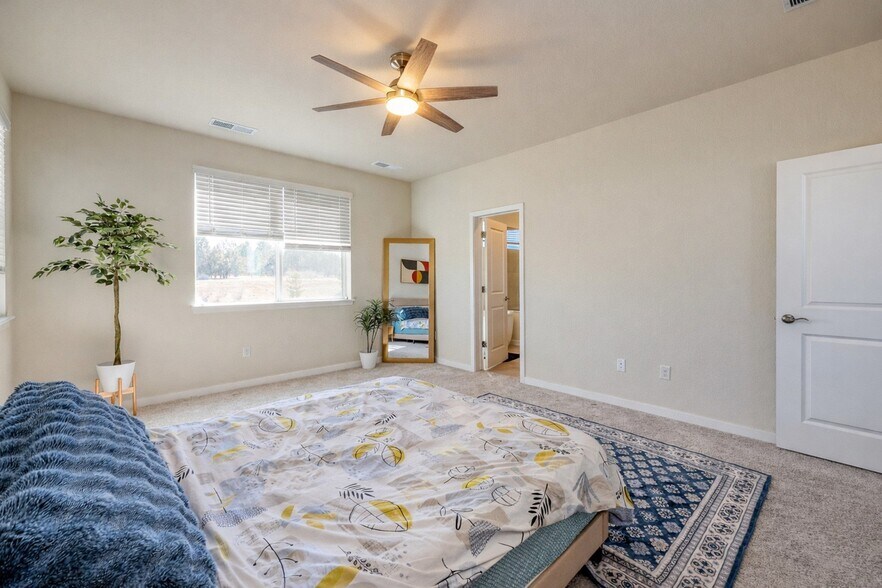 Building Photo - 13980 Bunny Hop Ln