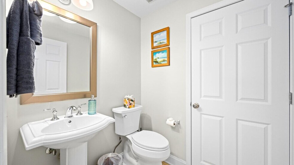 Building Photo - 15 Sumner Ave