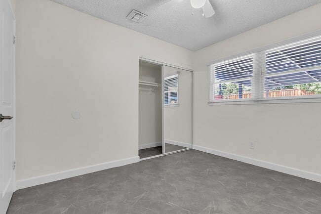 Building Photo - 4824 Benito St