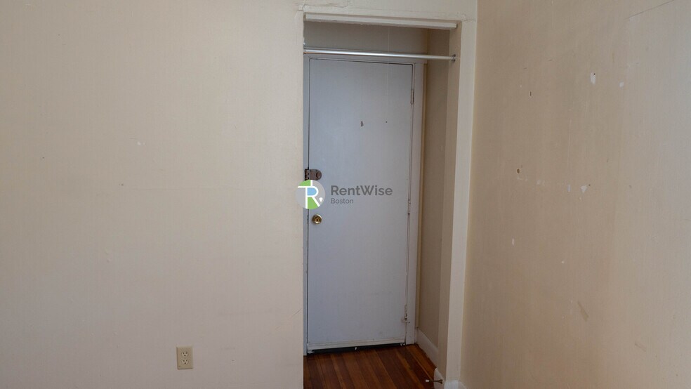 Building Photo - 1132 Commonwealth Ave