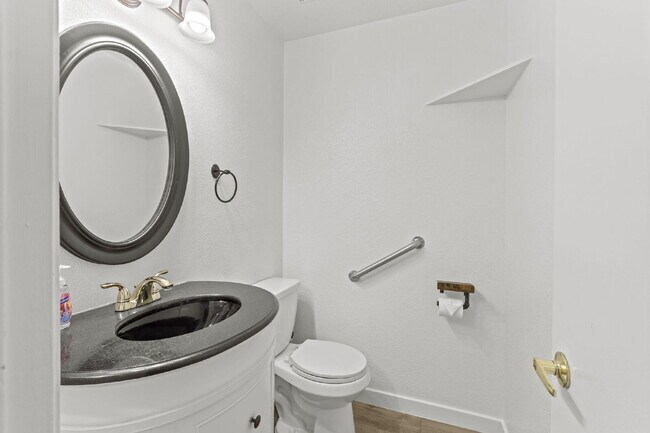 Building Photo - "Charming 3-Bedroom Townhouse Oasis with 2 Full Baths in Las Vegas – 1220 Sq Ft of Comfortable Li...