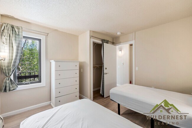 Building Photo - Fully Remodeled Gold Camp 2 Bed/1Bath
