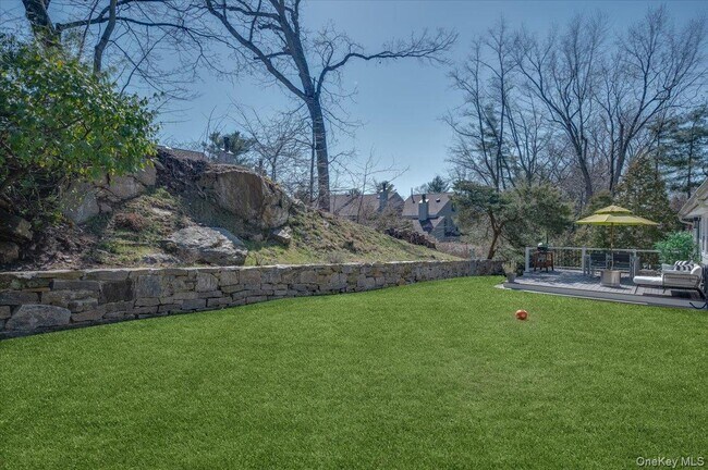 Building Photo - 19 Sherwood Dr