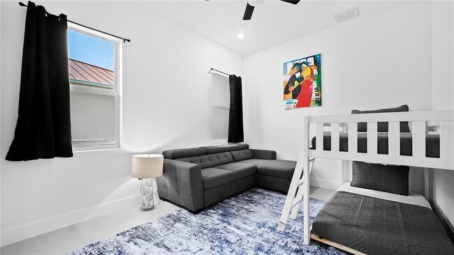 Building Photo - 230 W Pine Valley Ln