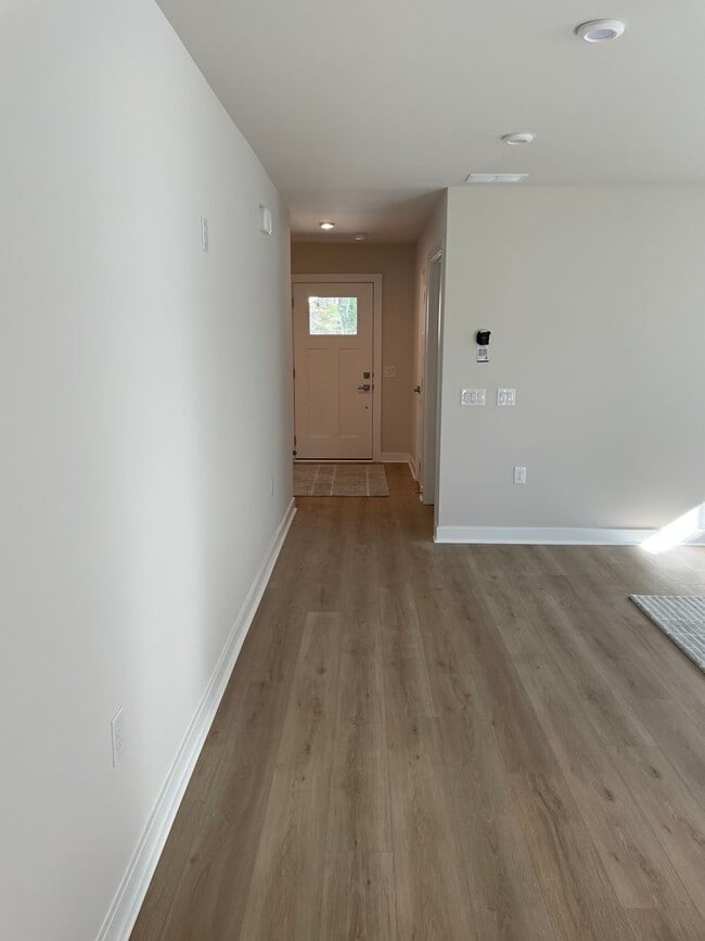 Building Photo - 3 Bedroom 2 Bath Home in Middle Creek Vill...