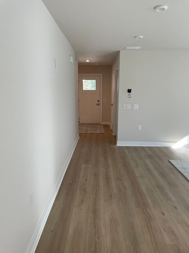 Building Photo - 3 Bedroom 2 Bath Home in Middle Creek Village in Bolivia, NC