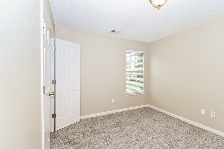 Building Photo - 916 Keebler Cove