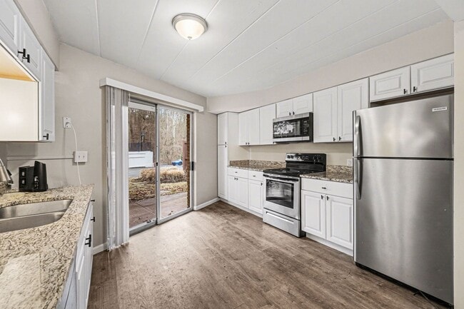 Building Photo - 3501 Section Rd