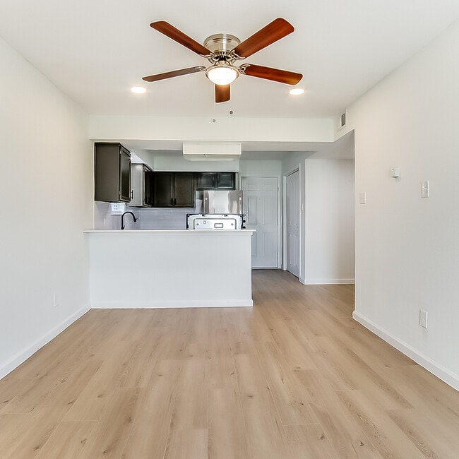 Building Photo - 408 Noble Ave