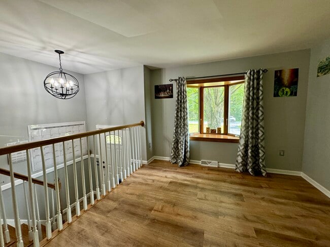 Building Photo - 114 Ingersoll Rd