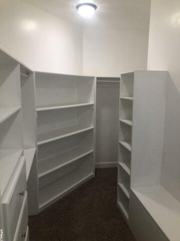 Building Photo - 912 950