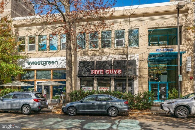 Building Photo - 4915 Hampden Ln