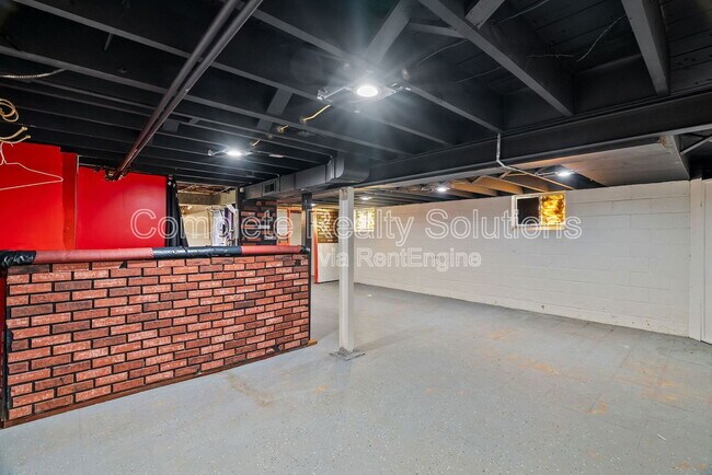 Building Photo - 6605 Barken Ave