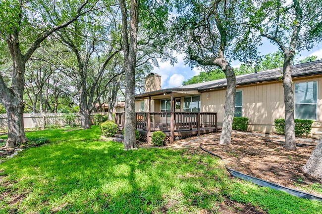 Building Photo - BEAUTIFUL SINGLE STORY HOME IN OAK HOLLOW