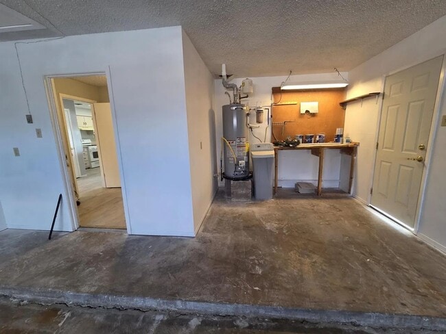 Building Photo - Very well maintained home