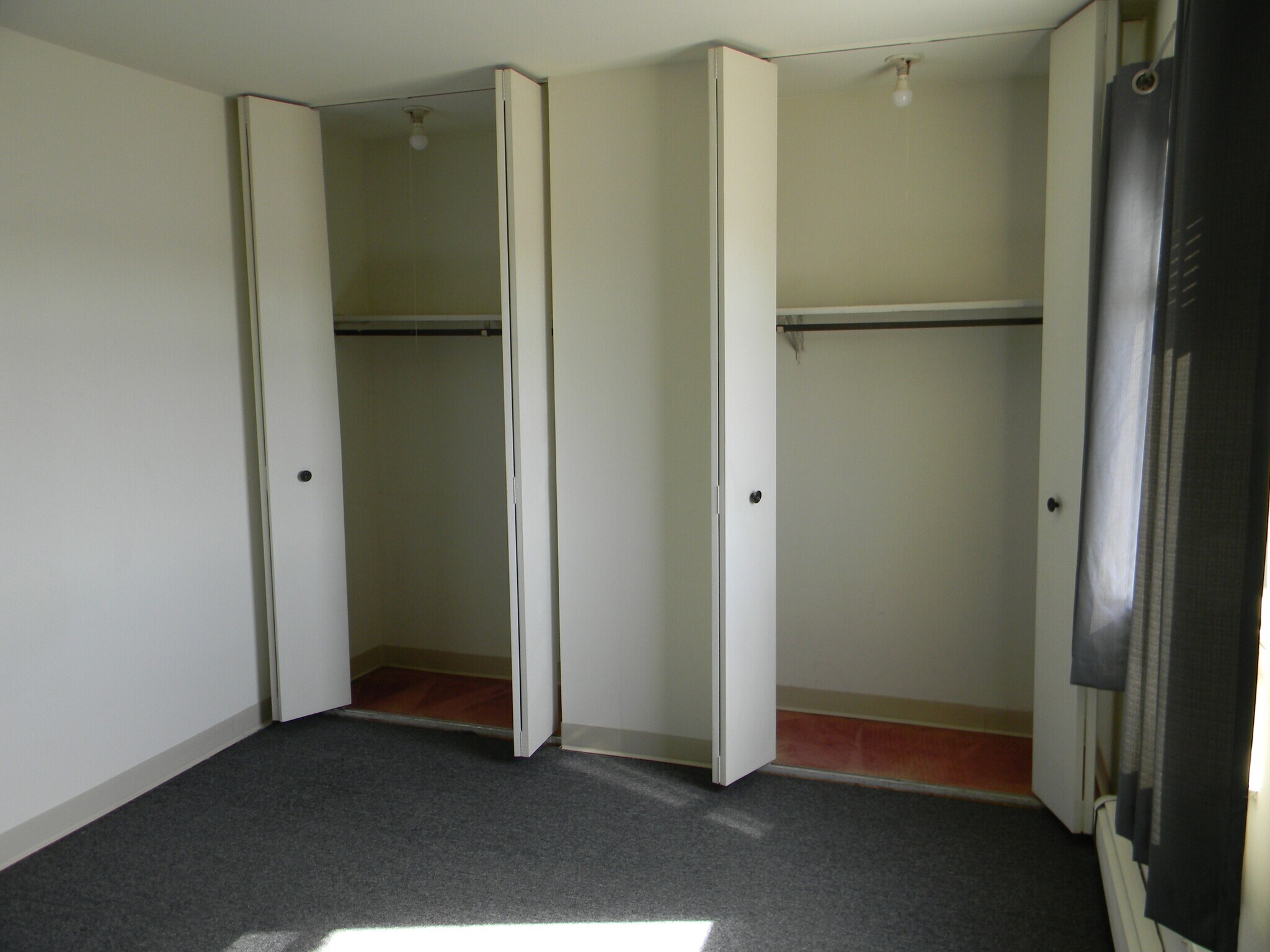 Building Photo - 331 Hawthorne Cir