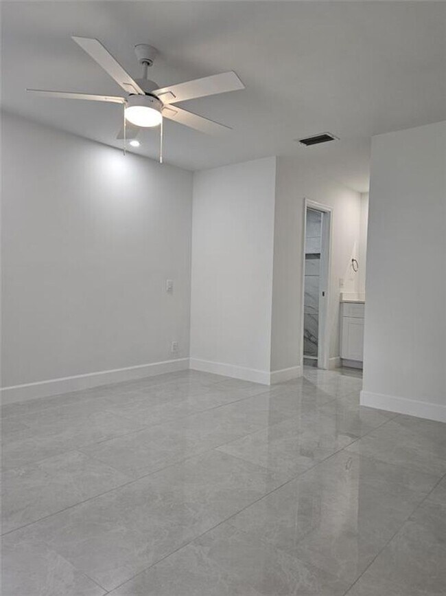 Building Photo - 9557 NW 2nd Pl