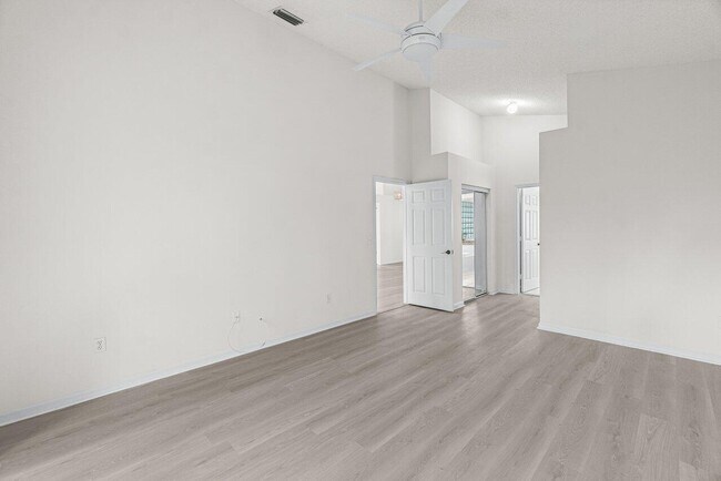 Building Photo - 7728 Edinburough Ln