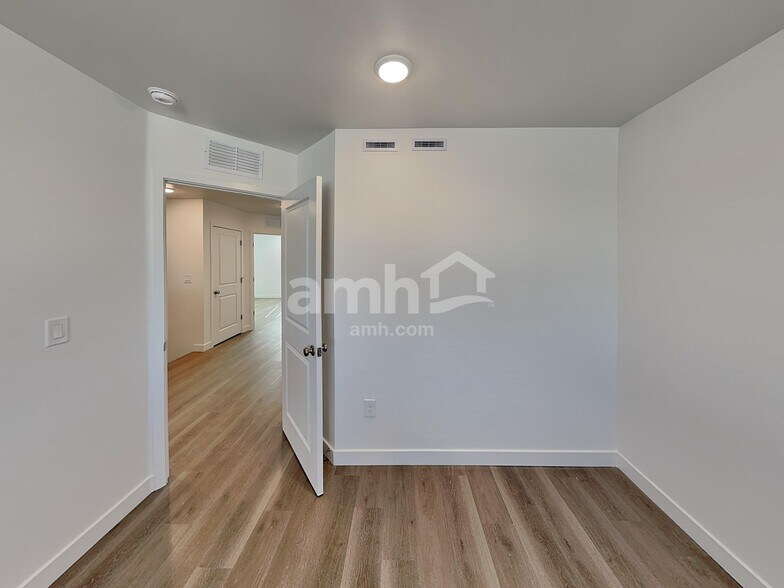 Building Photo - 9730 W Luxton Ln